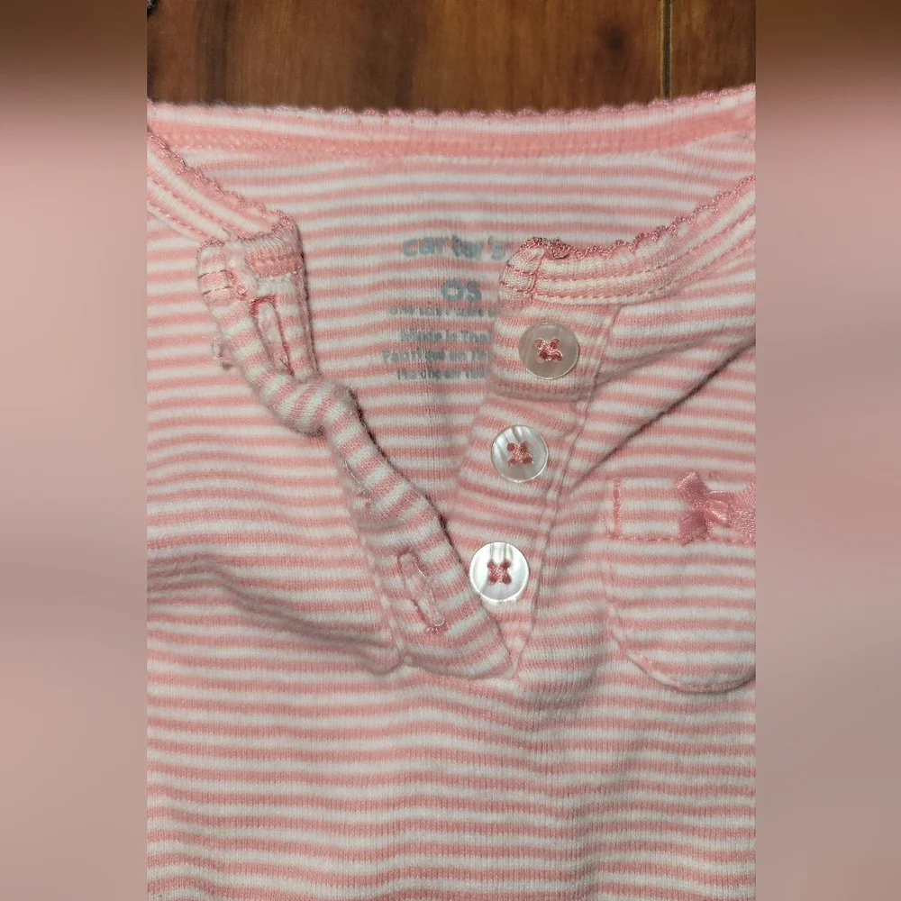 EUC Baby Girl's Carter's Sleeper Gowns  Size Newborn